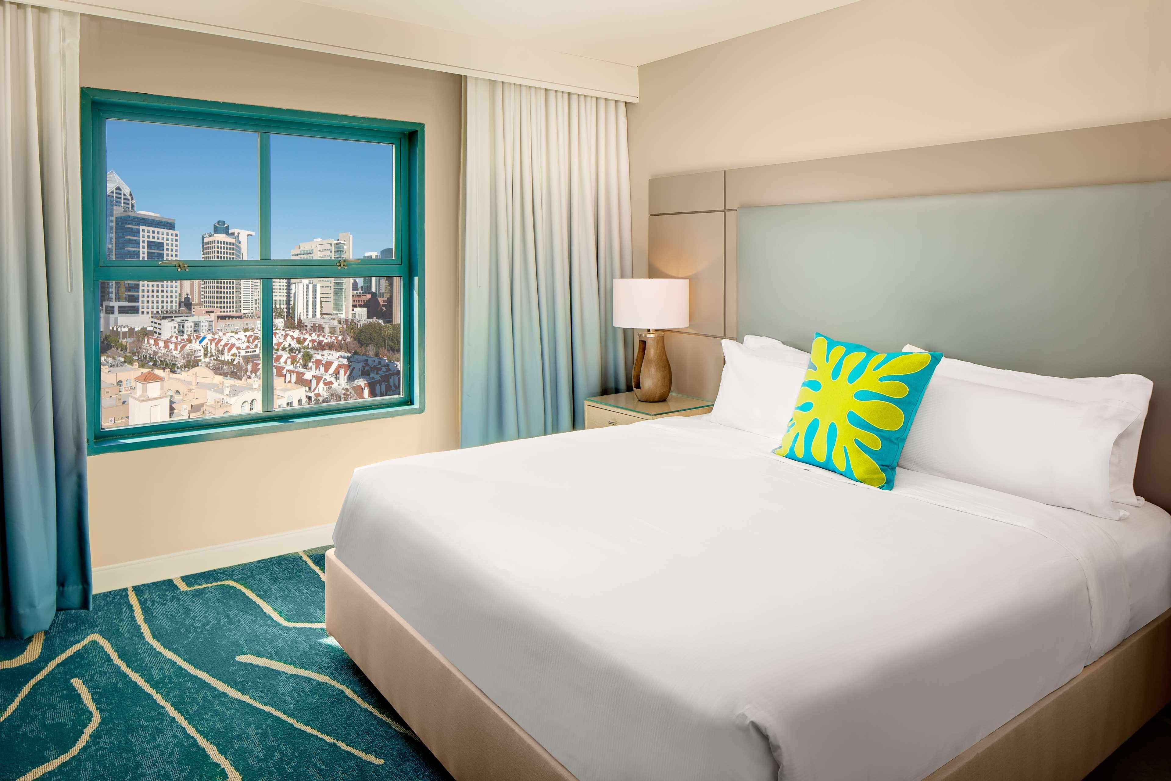 Embassy Suites By Hilton San Diego Bay Downtown Екстериор снимка