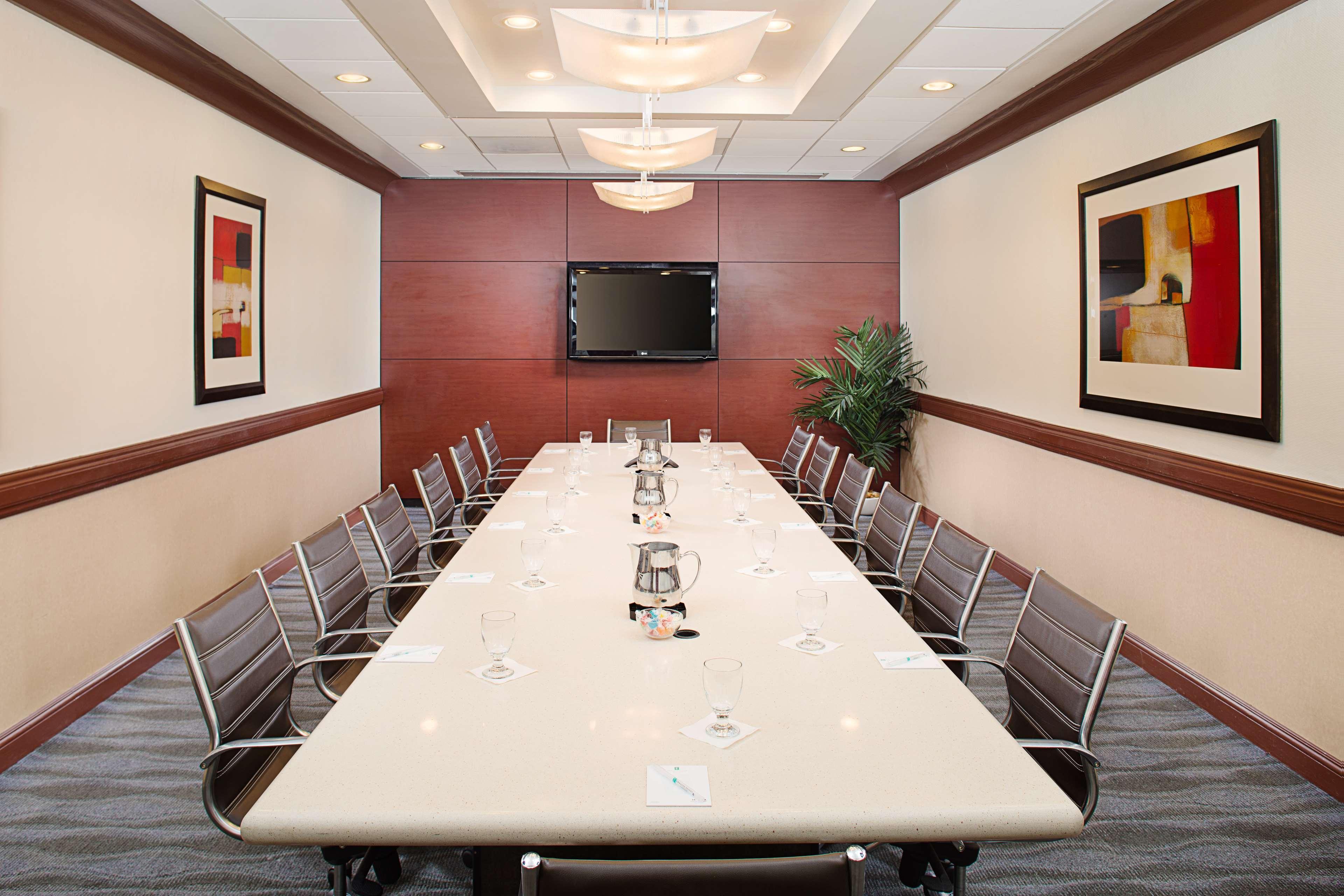 Embassy Suites By Hilton San Diego Bay Downtown Екстериор снимка