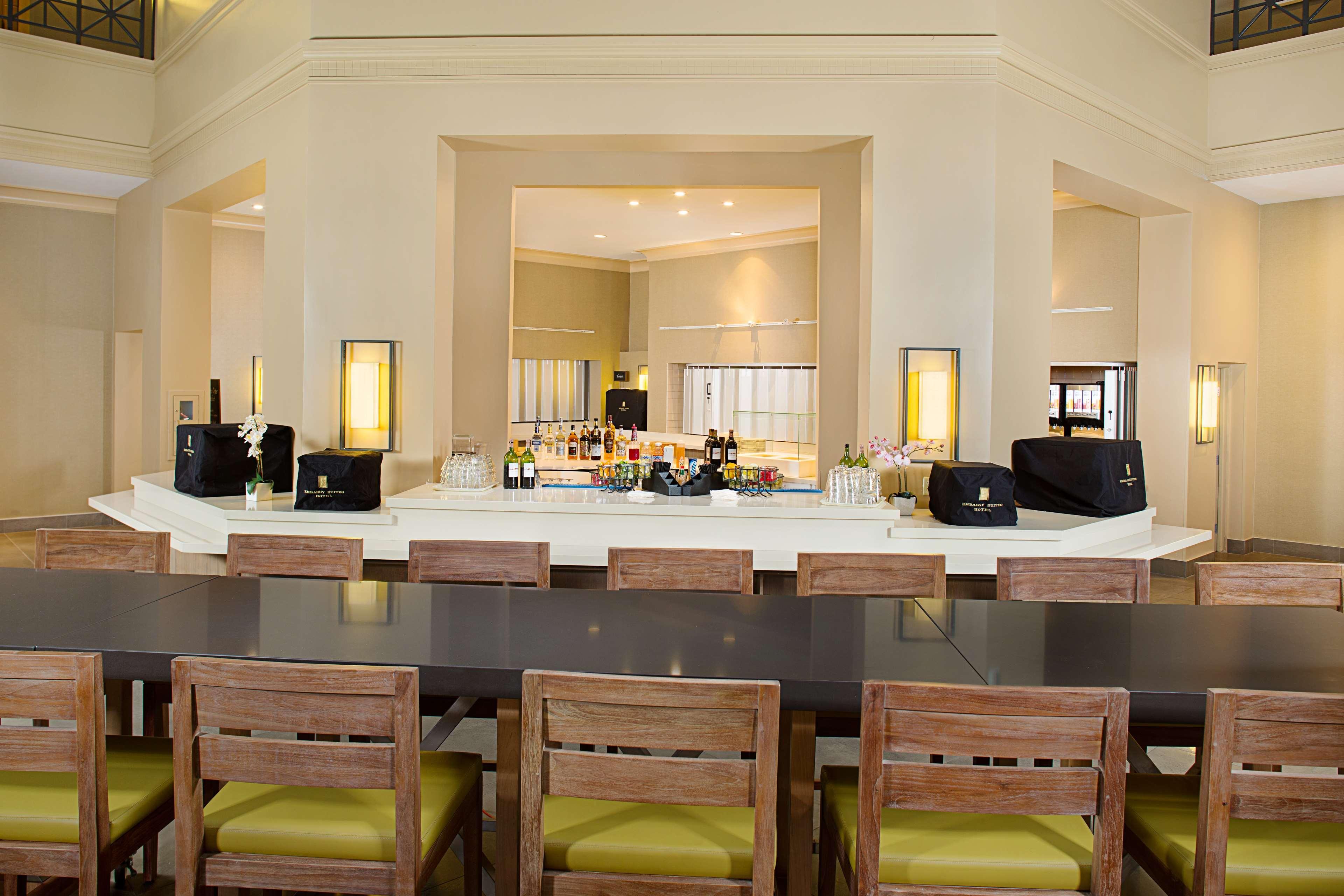 Embassy Suites By Hilton San Diego Bay Downtown Екстериор снимка