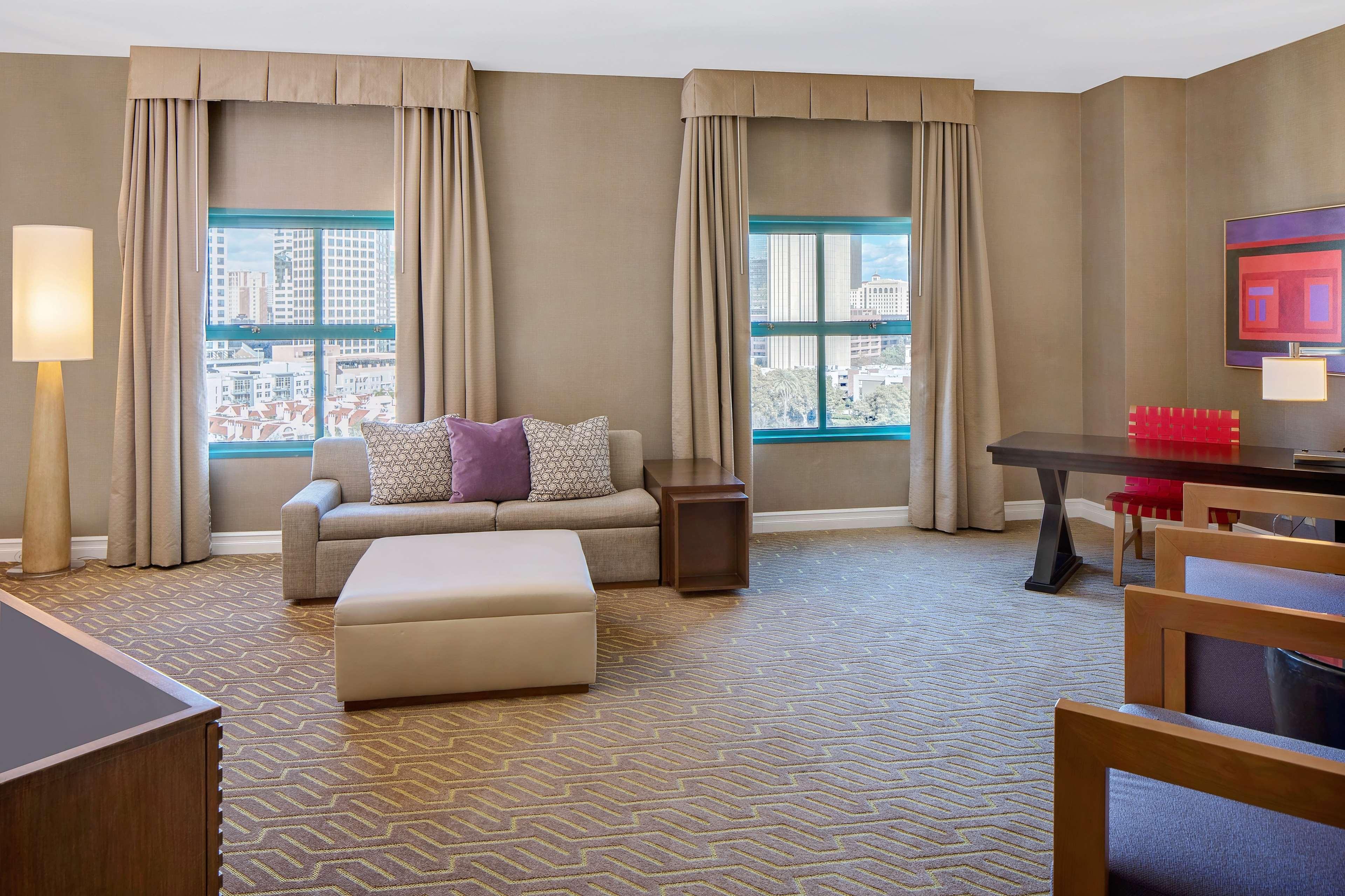 Embassy Suites By Hilton San Diego Bay Downtown Екстериор снимка