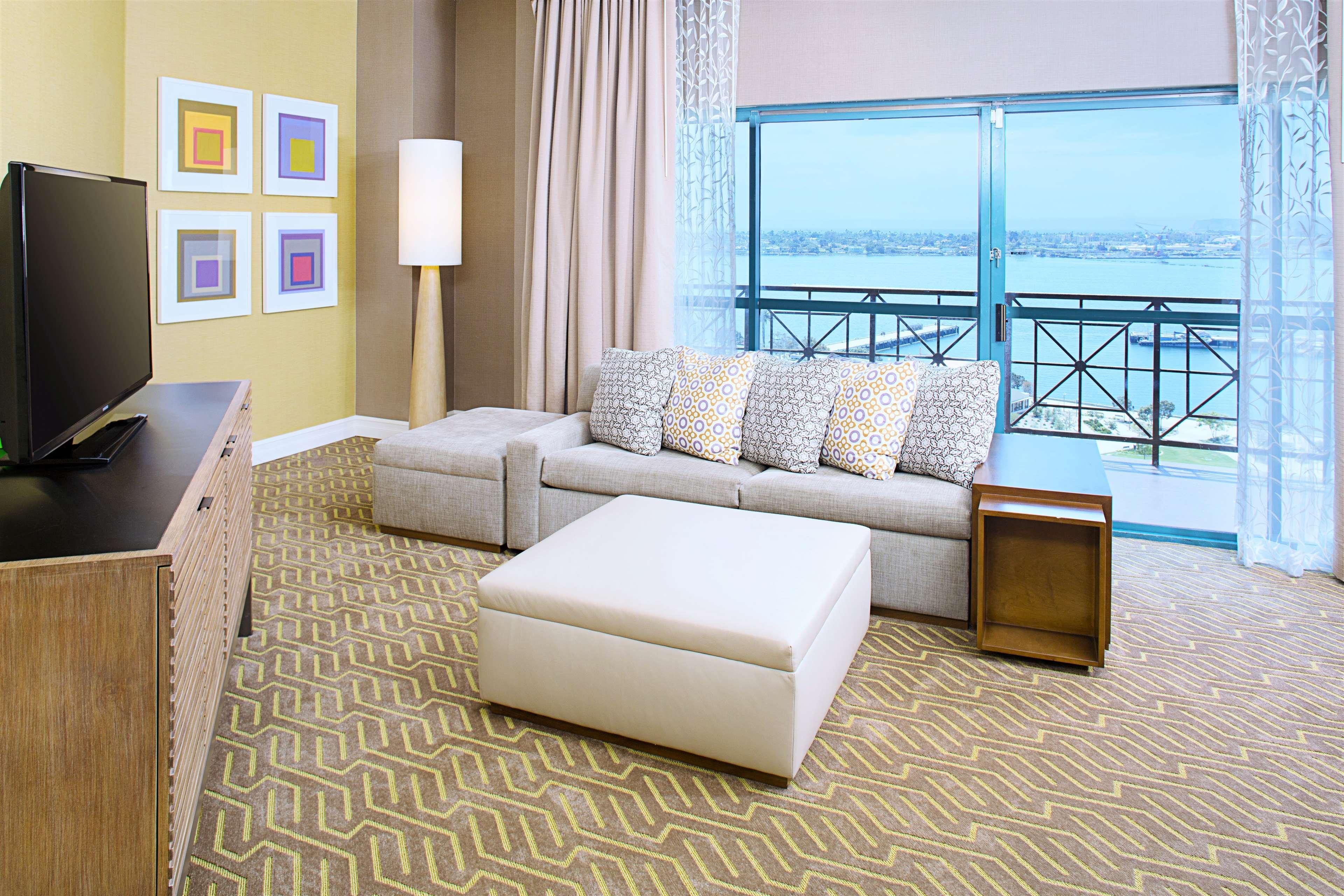 Embassy Suites By Hilton San Diego Bay Downtown Екстериор снимка