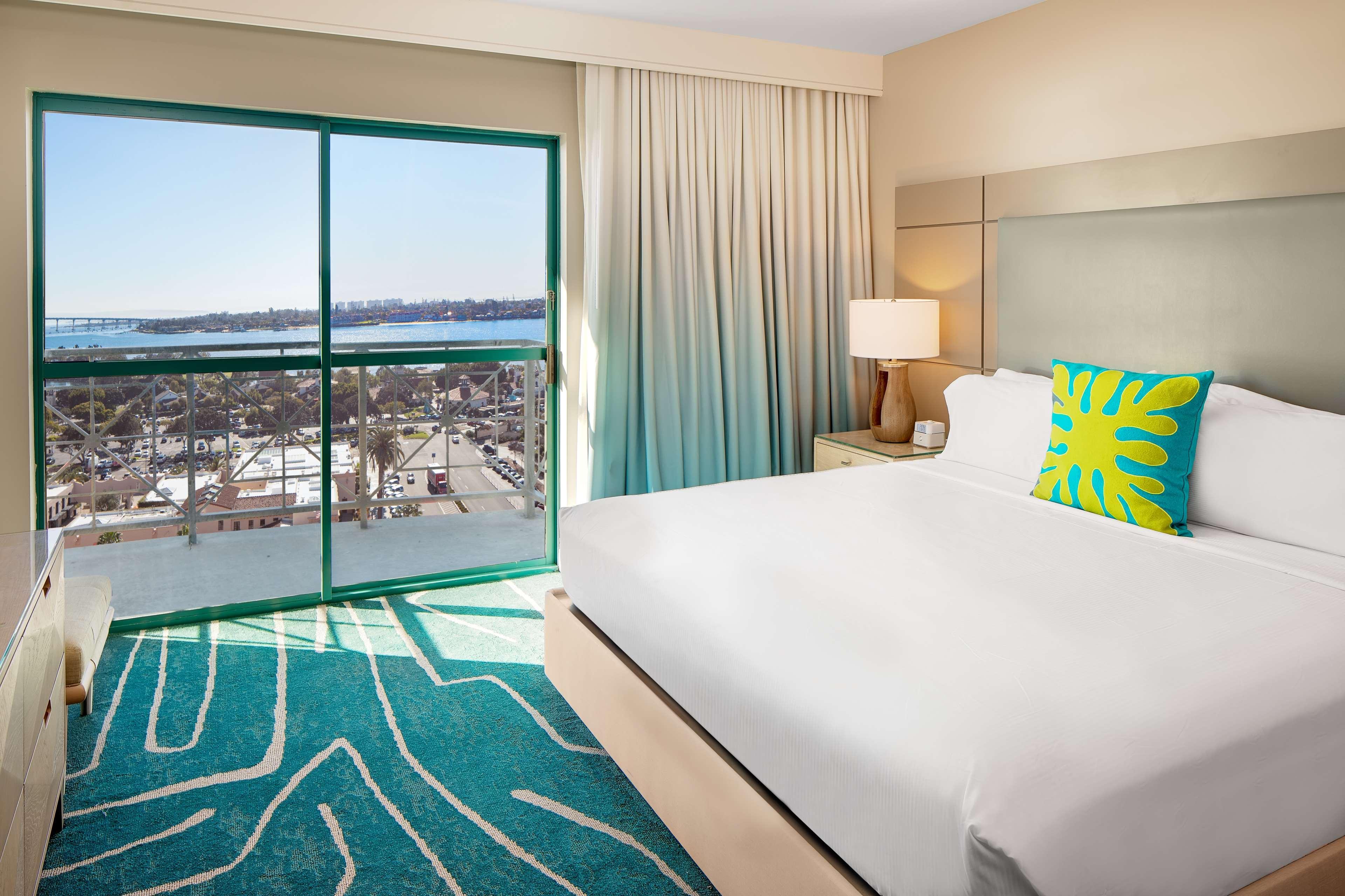 Embassy Suites By Hilton San Diego Bay Downtown Екстериор снимка